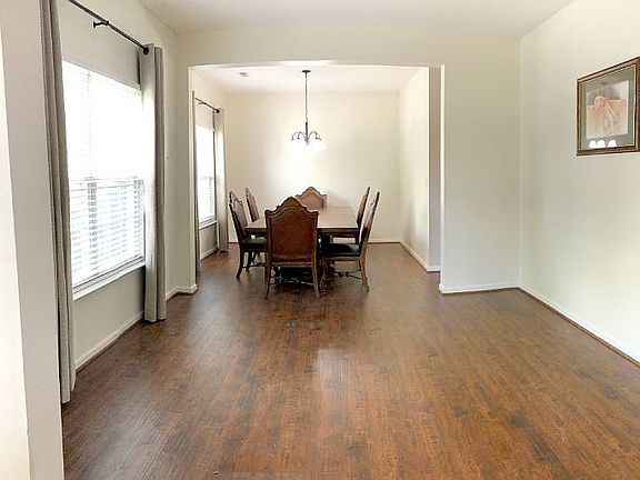 3rd image of 22 N Orchard Farms Ave