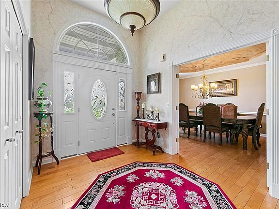 3rd image of 5325 Cloisters Dr