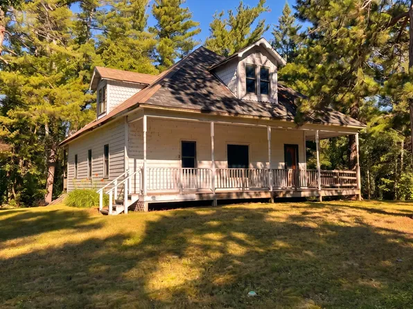 202 3rd St S, Walker, MN 56484