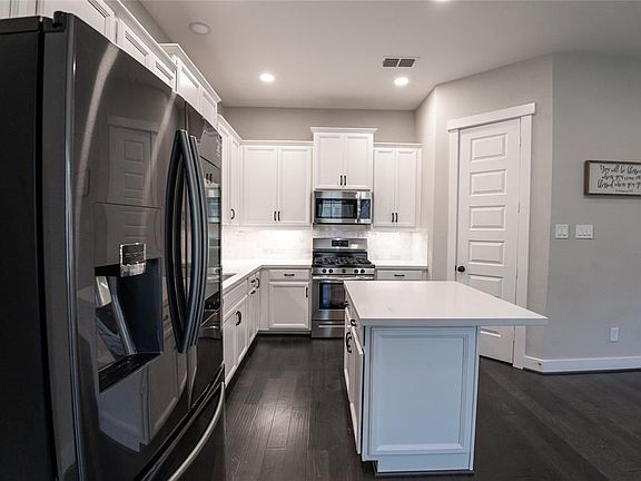 4th image of 10918 Brambling Wood Dr