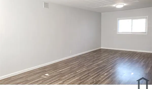 2 bed, 1000 sqft, $2,600 — Photo 3