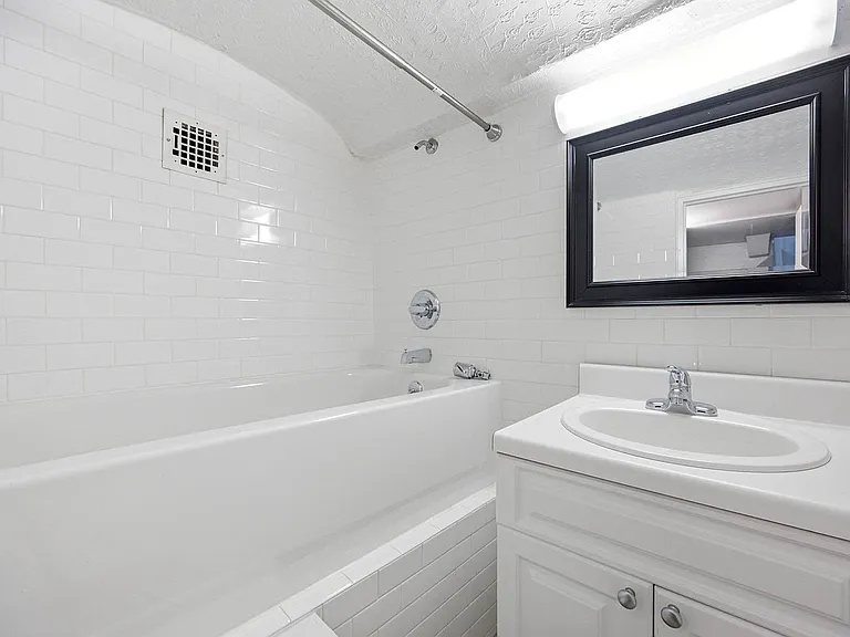 88 Fulton St #L6 — Photo 14