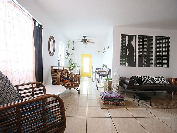 2nd image of 6895 Byron Ave APT 206