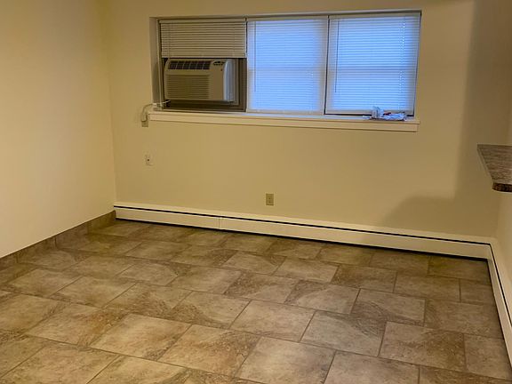 3rd image of 859 Saint Paul Ave #10