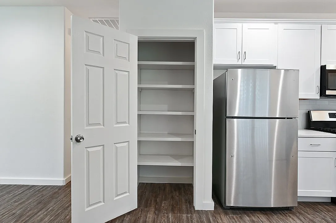 2 bed, 950 sqft, $1,675 — Photo 4