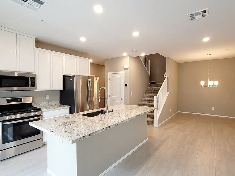 544 Teovani St #916 — Photo 5