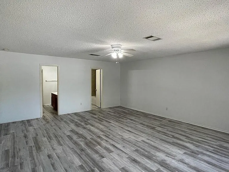713 Catumet Dr — Photo 23