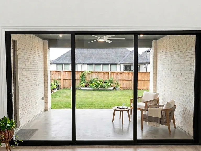 3091 Bates Dr — Photo 8