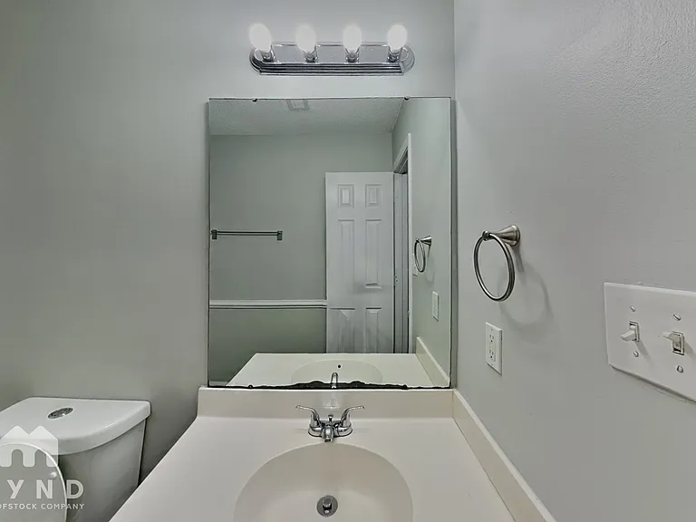 6902 Kentucky Derby Dr — Photo 17