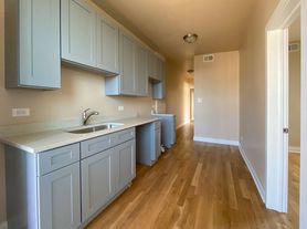 7332 S Lowe Ave, Chicago, IL