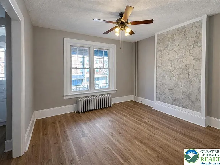 517 W Norwegian St — Photo 6