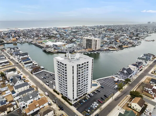 236 N Derby Ave APT 704, Ventnor, NJ 08406
