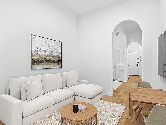 3rd image of 424 E 115th St APT 1C
