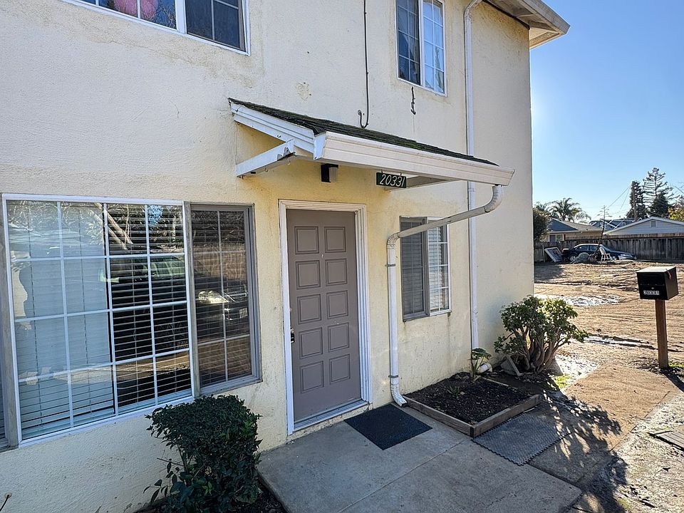 1st image of 20331 Concord Ave #20331