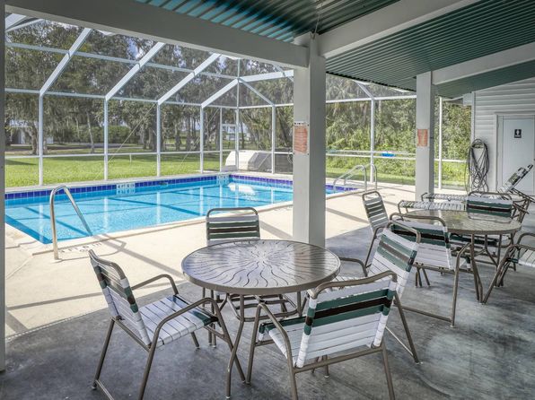 58 Oak St, Labelle, FL 33935