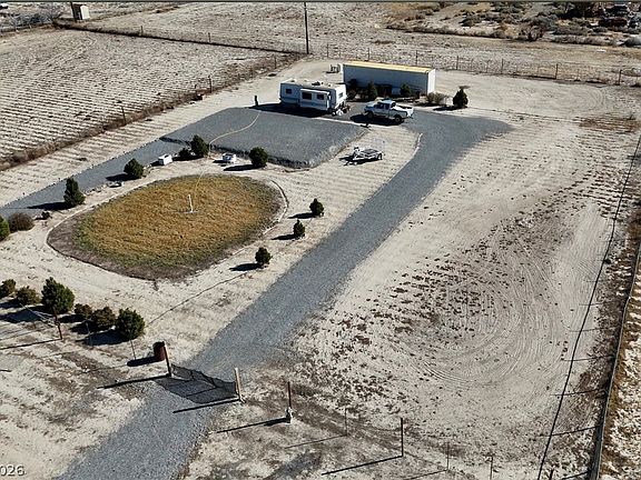 3rd image of 51 E Patricia Cir