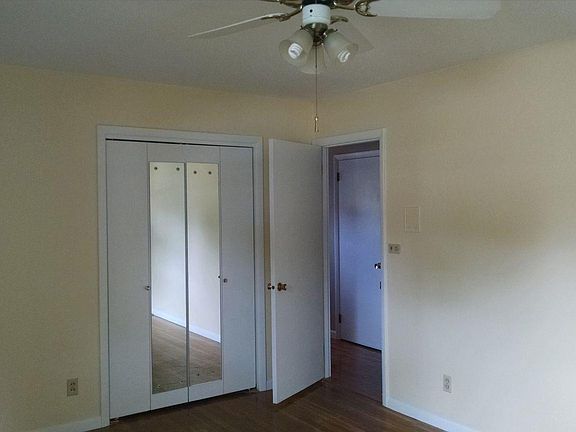 2nd image of 1807 Meadowlake Dr