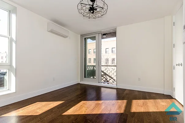 Rented by EXR | media 5