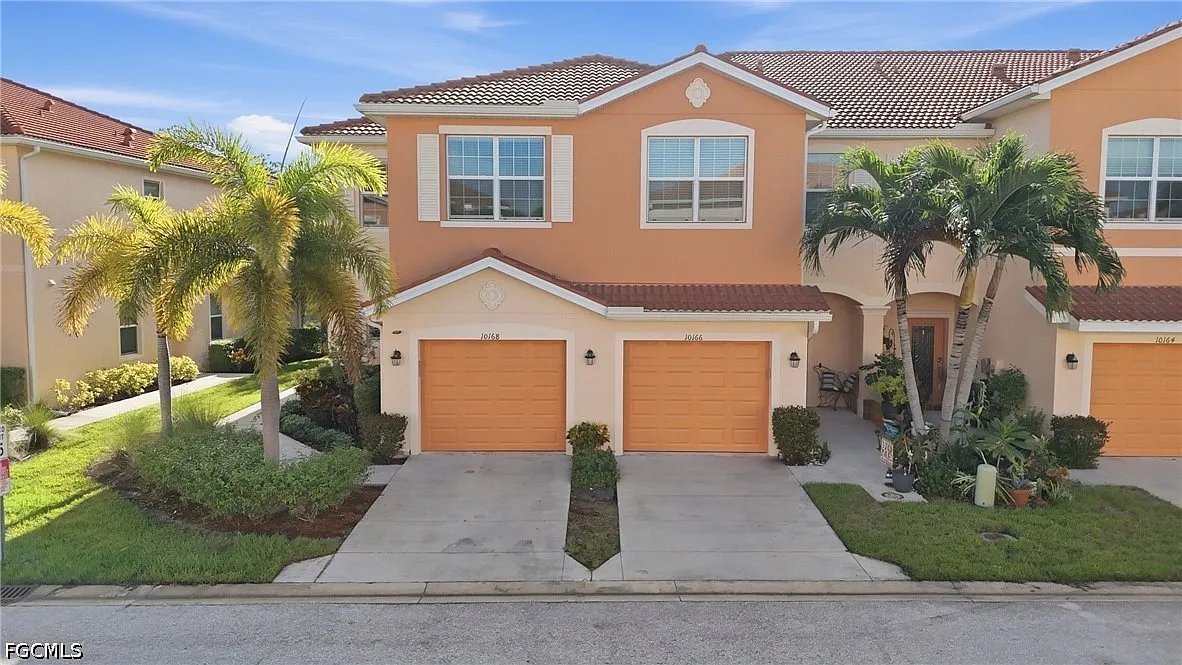 3 bed, 2.5 bath, 1934 sqft, $2,000 — Photo 2