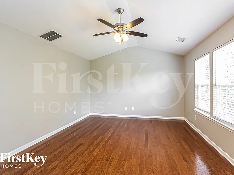 1905 Arbor Crest Ct — Photo 12