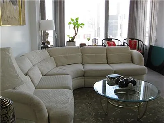 Rented by RELO REDAC INC. | media 1