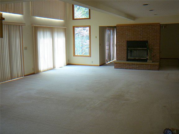 5th image of 1001 Holly Knoll Dr