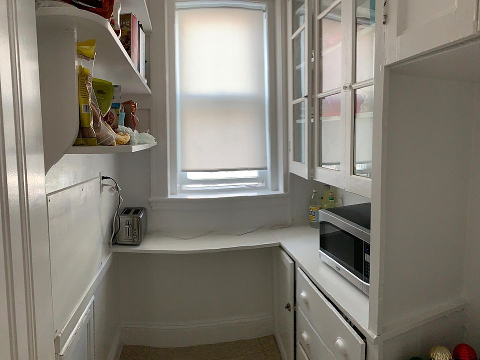 2nd image of 81 Winchester St