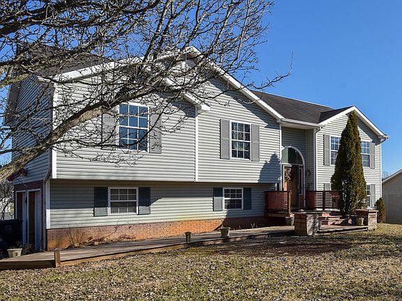 3rd image of 305 Crystal Springs Cir