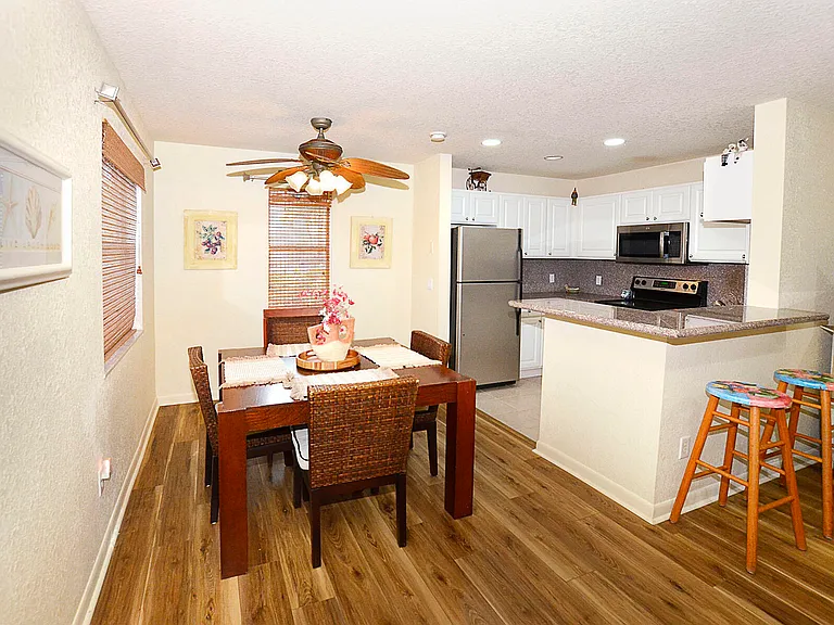 1135 3rd Ave #101 — Photo 5
