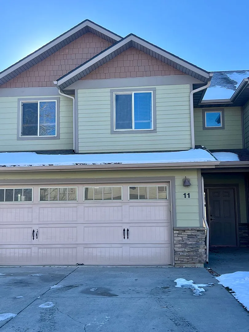 3 Bed 2.5 Bath with double attached garage in Bozeman — Photo 1
