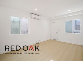 4211 1/2 11th Ave, Los Angeles, CA