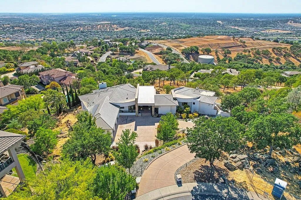 500 Achilles Ct photo 1