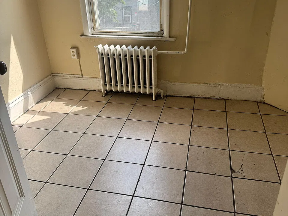 25 Dubois St