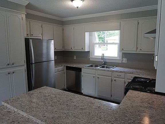 4th image of 420 Ridgewood Dr