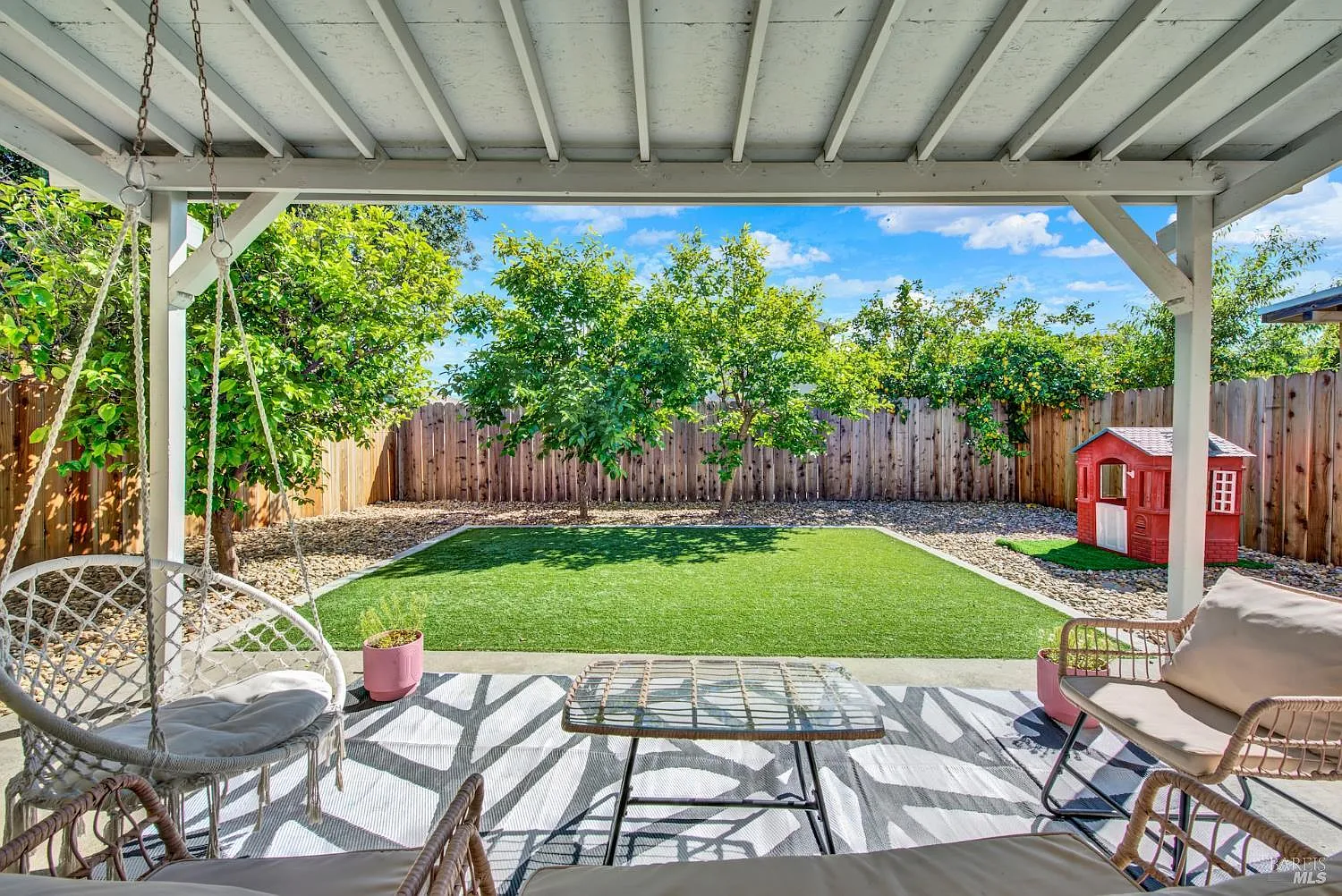 4 bed, 1560 sqft, $3,450 — Photo 2
