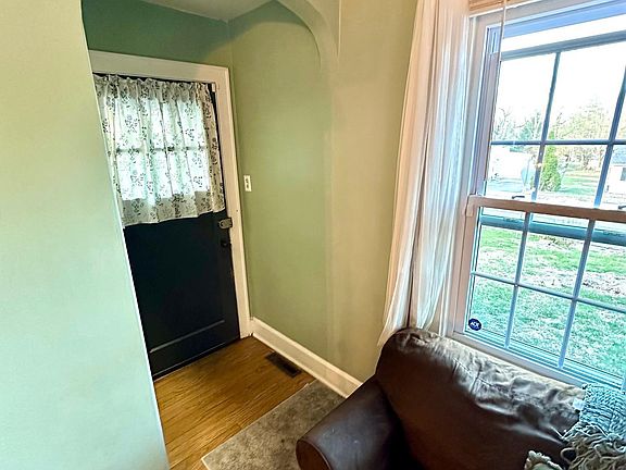 2nd image of 6 Fairview Ct