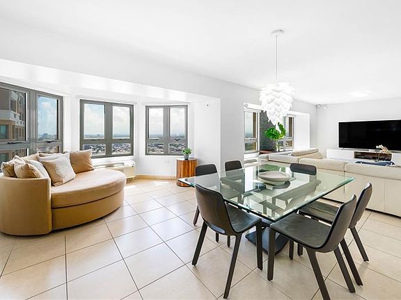 2nd image of 103-105 De Diego Ave #2203S