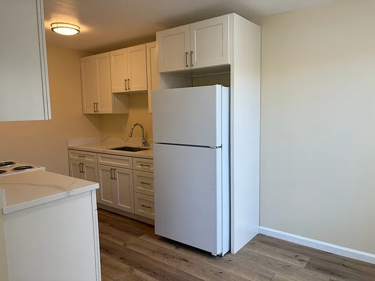 896 Carlson Blvd #C — Photo 8
