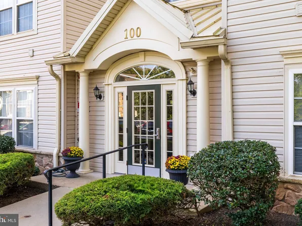 100 Fiddleleaf Ln APT 104, Warrington, PA 18976