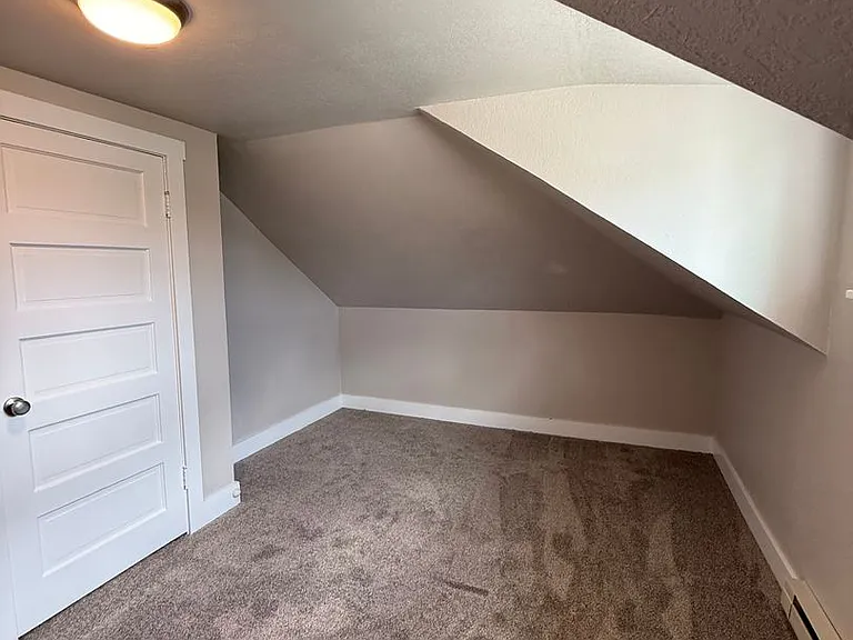 1643 N B St — Photo 8