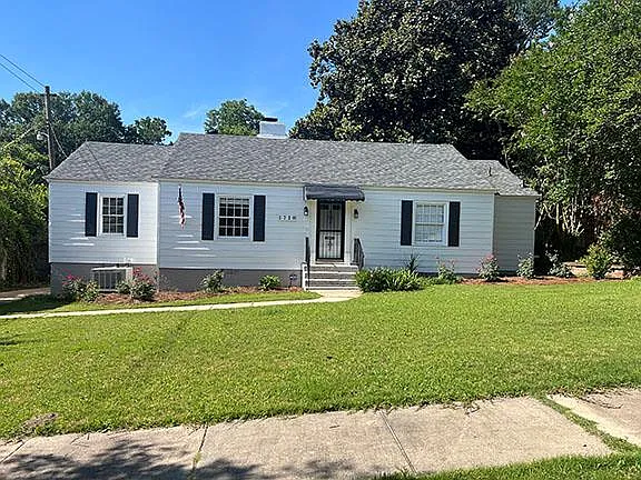 1710 Springer St — Photo 1