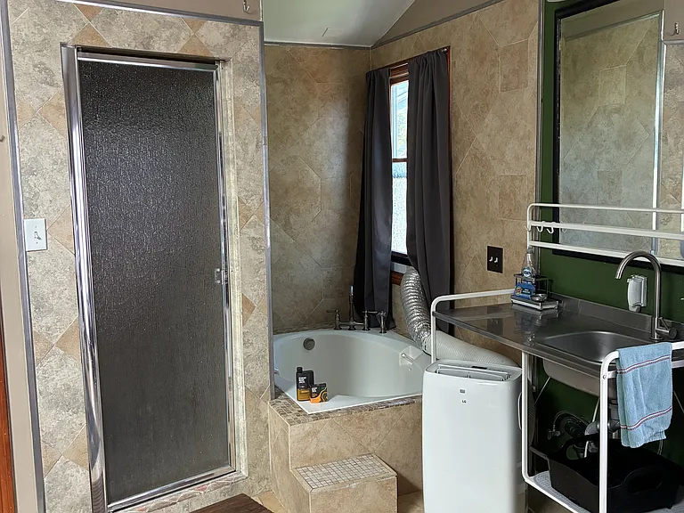 526 S Harbor Blvd — Photo 3