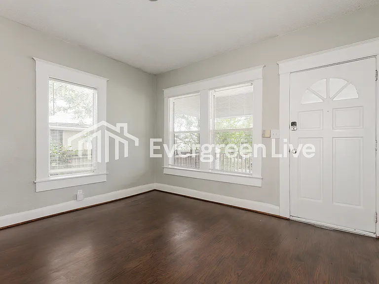 3505 E 11th Ave — Photo 9
