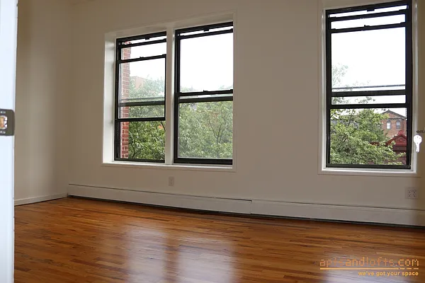 Rented by aptsandlofts.com | media 25