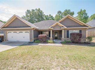 37 Cedarwood Ct, Phenix City, AL 36870