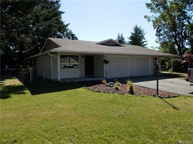 Amazing duplex awaits your offer!!   Duplex has new paint showcasing two neutral colors, complimenting the natural setting of the feeling of in the country while living in the city.  Don't wait to bring your buyers and show them this move in ready, well c