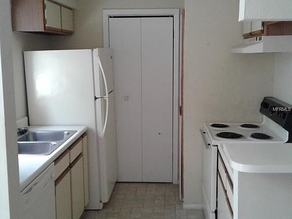 5th image of 8630 Mallard Reserve Dr Unit 205