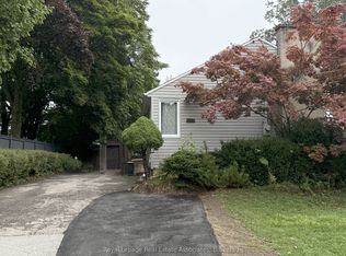 1227B Argreen Rd, Mississauga, ON L5G 3J2