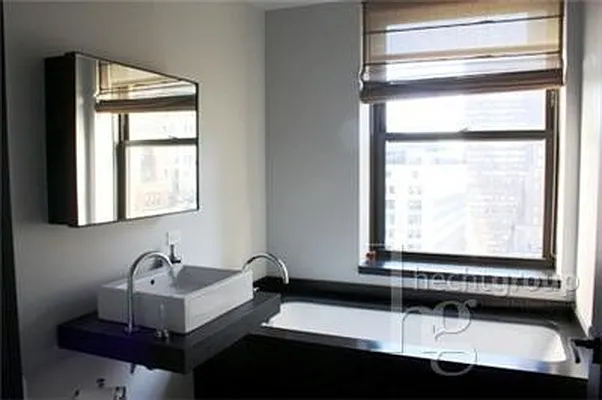 Rented by Hecht Group | media 24