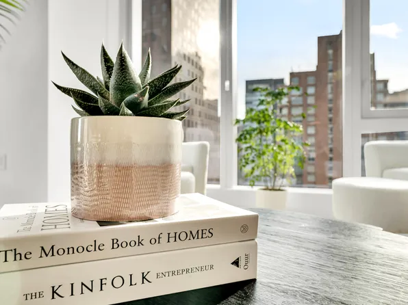 138 East 50th Street image 16 of 69